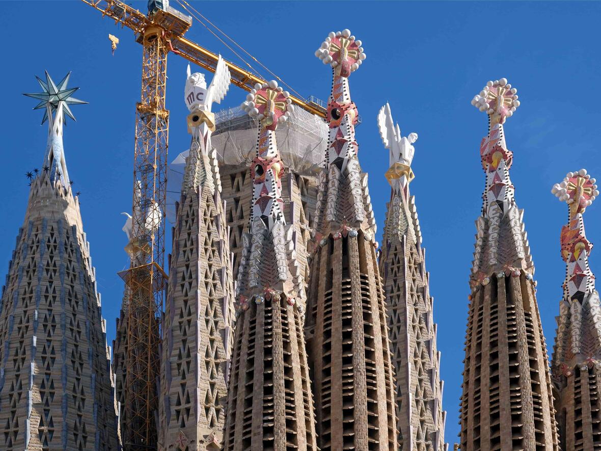 Die Sagrada Familia in Barcelona. (Foto: Kallerna / wikimedia)