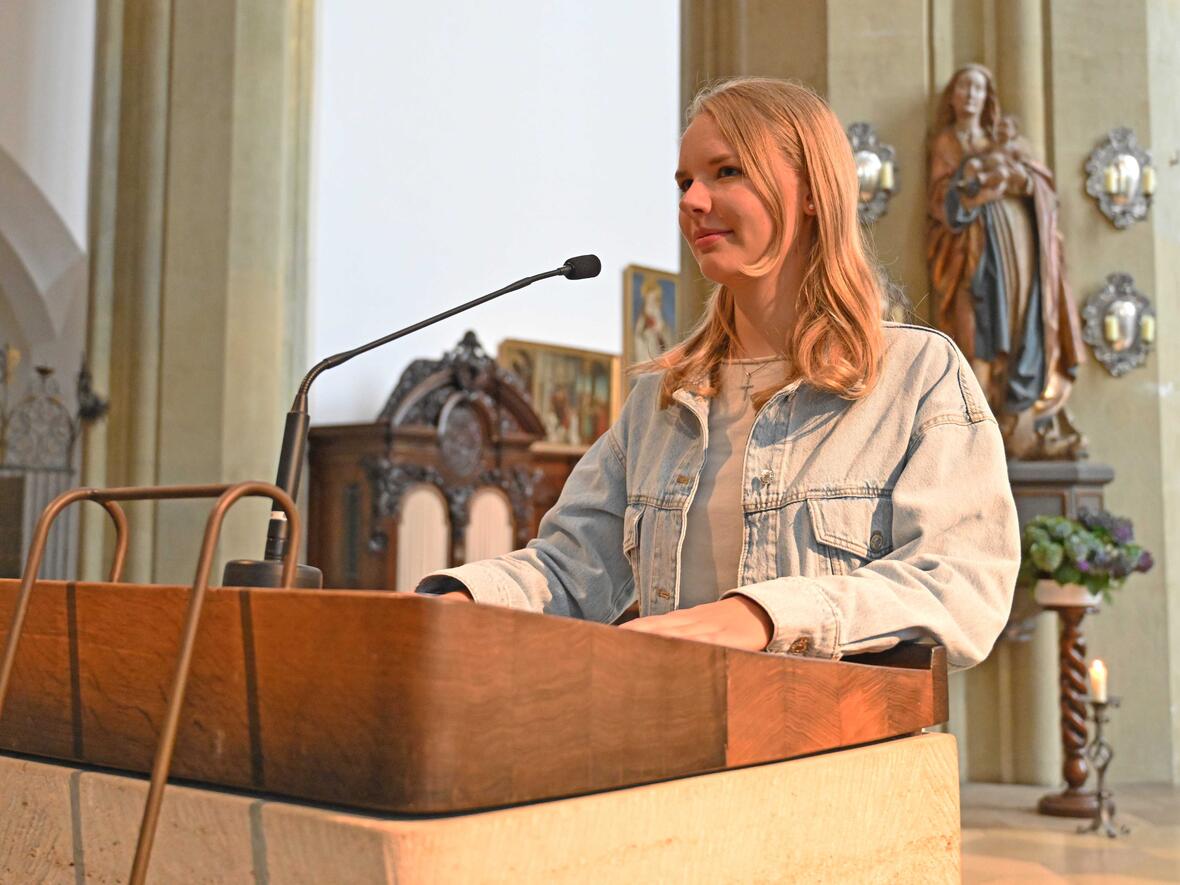 Auch liturgische Dienste wurden von dem FSJlern übernommen.