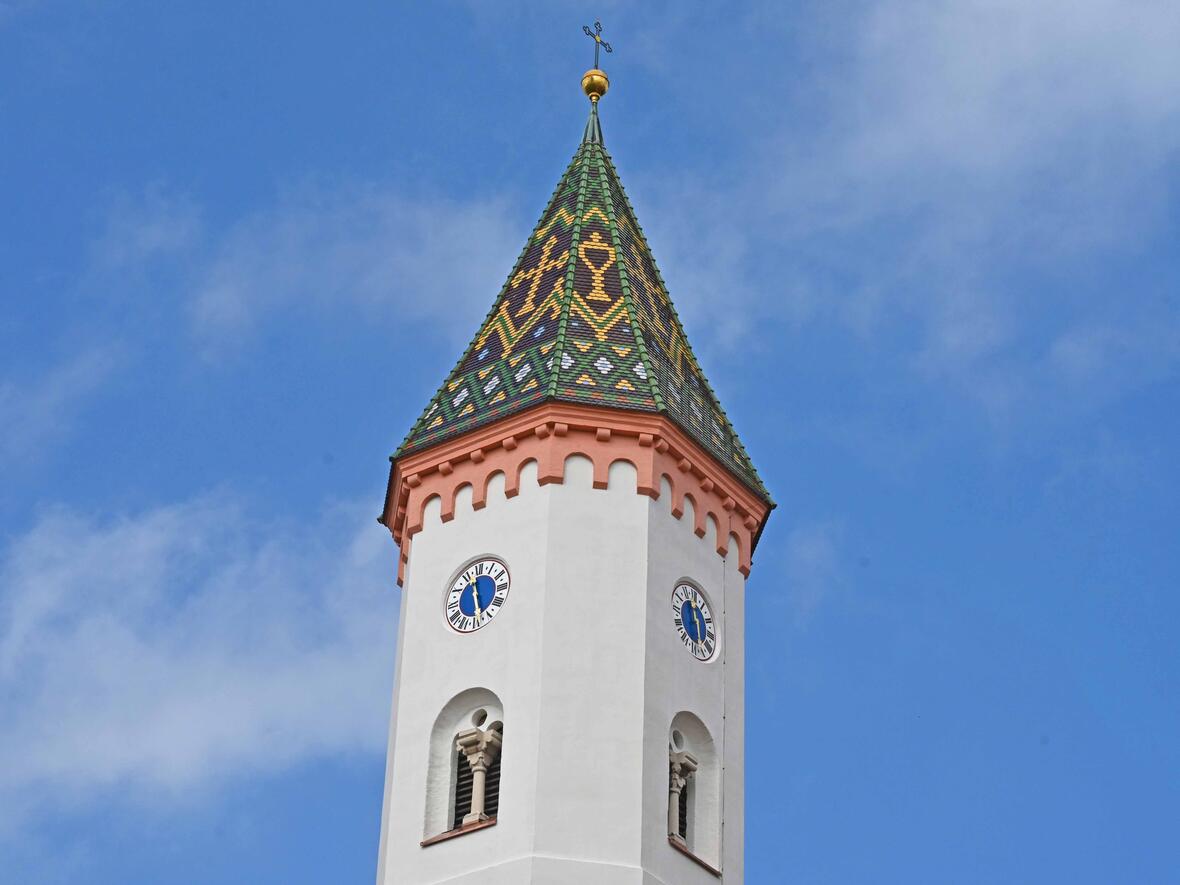 Kirchturm der Pfarrkirche in Illereichen. (Foto: Leander Stork / pba)