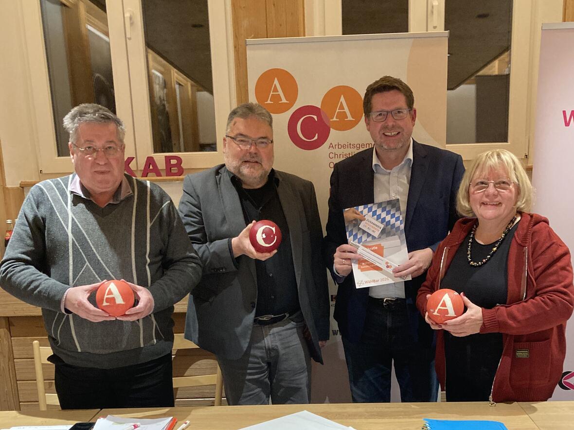 Um die Zukunft der sozialen Sicherungssysteme ging es bei einer Diskussionsrunde der ACA mit dem Bundestagsabgeordneten Stephan Stracke. (Foto: Wolfgang Seidler / KAB)