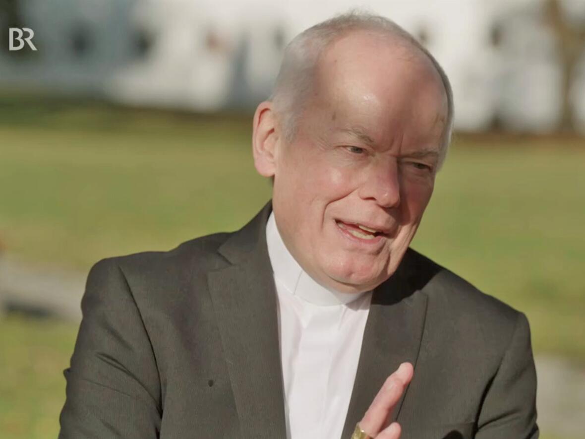 Weihbischof Dr. Dr. Anton Losinger war als Experte in der STATIONEN-Sendung zum Thema "Arbeit" zu sehen. (Quelle: BR)