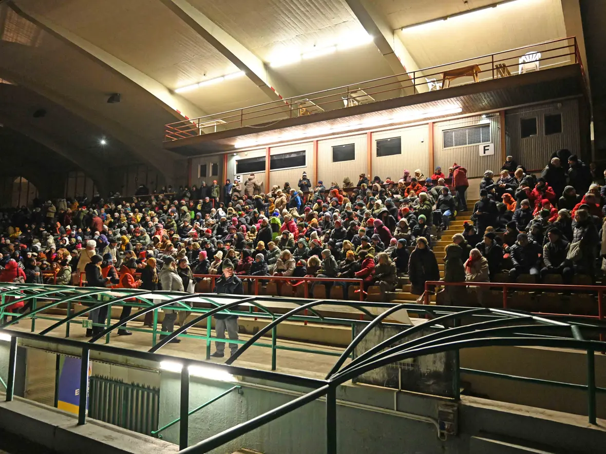 Rund 3000 Besucher kamen zum 2. Augsburger Stadionsingen. (Fotos: Leander Stork / pba)