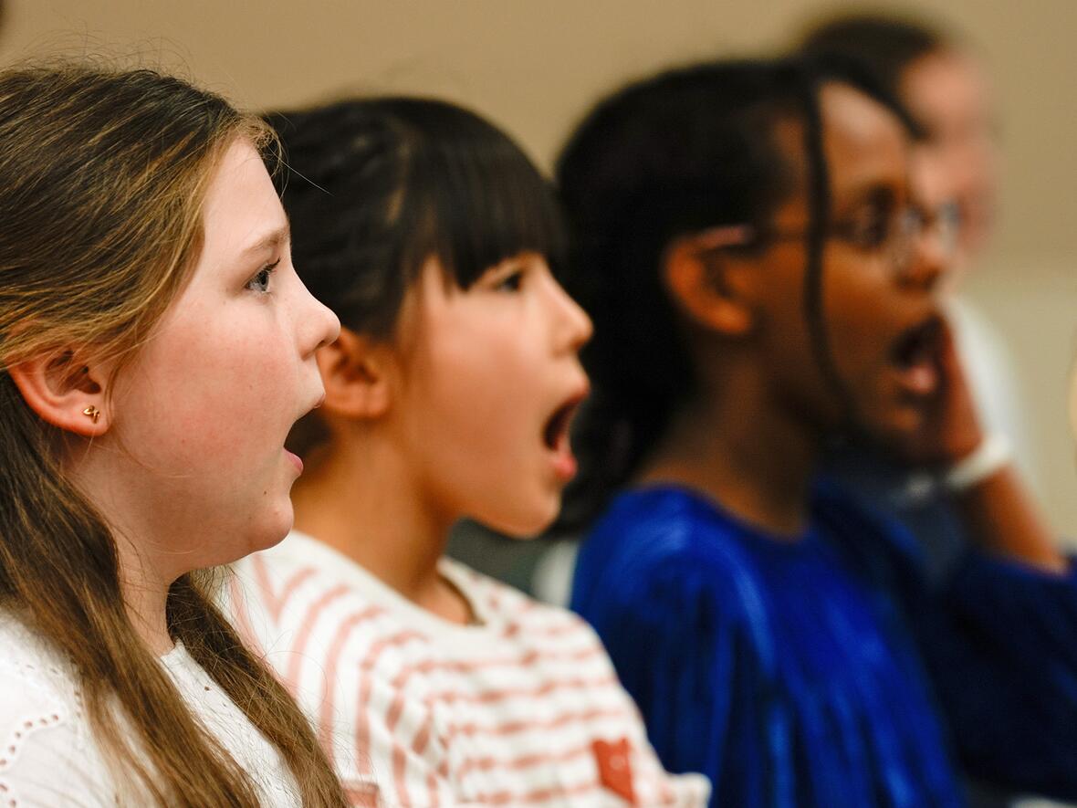 Starke Nachwuchsarbeit: Neben den Domsingknaben gibt es auch großen Zuspruch für die im vergangenen Jahr gegründete Mädchenkantorei. (Foto: Augsburger Dommusik / Tatjana Voigt)