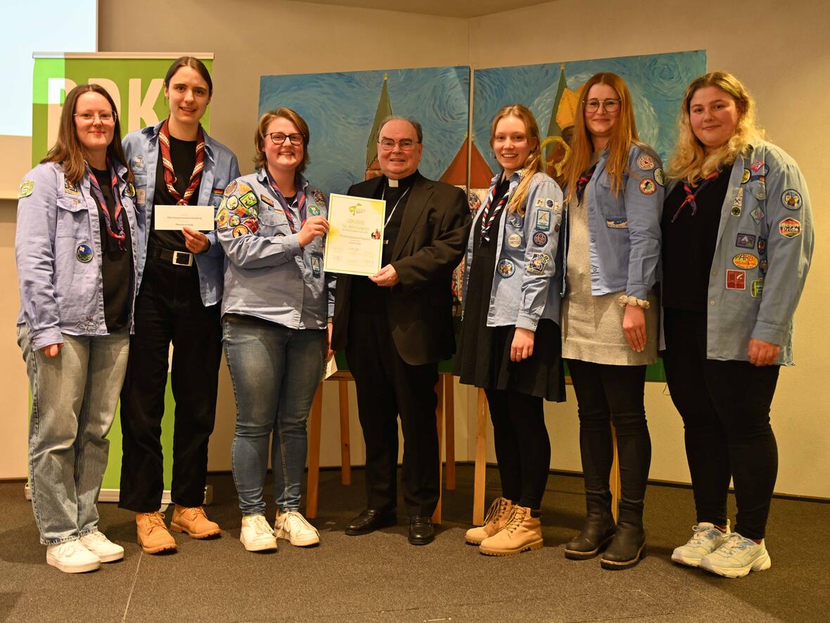 Die Pfadfinderinnen im Diözesanverband Augsburg (PSG) wurden mit dem Bischof-Simpert-Preis ausgezeichnet. (Fotos: Maria Rösch / pba)