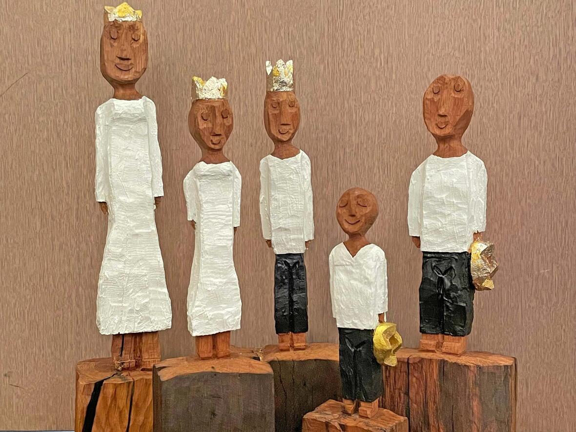 Im Zentrum der Aktion: die Königsfiguren von Ralf Knoblauch. (Foto: Susanne Moller / evangelische Klinikseelsorge)