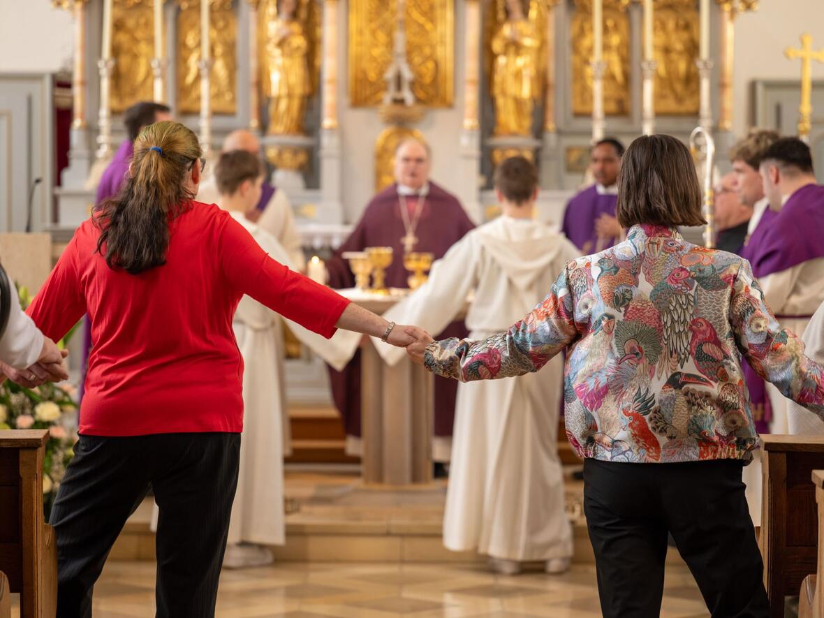 Lebendiges Wasser und gelebte Nächstenliebe: Patronatsfest der Stiftung Sankt Johannes in Schweinspoint (Fotos: Julian Schmidt / pba)