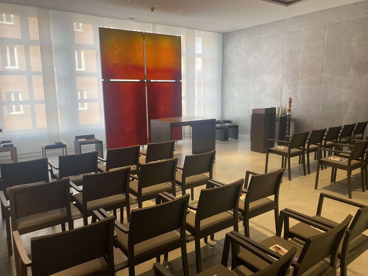 Das Klinik Vincentinum hat ab sofort wieder eine Kapelle, in der sich die Patientinnen und Patienten im Gebet seelisch stärken können. (Foto: Melanie Egermann / Vincentinum) 