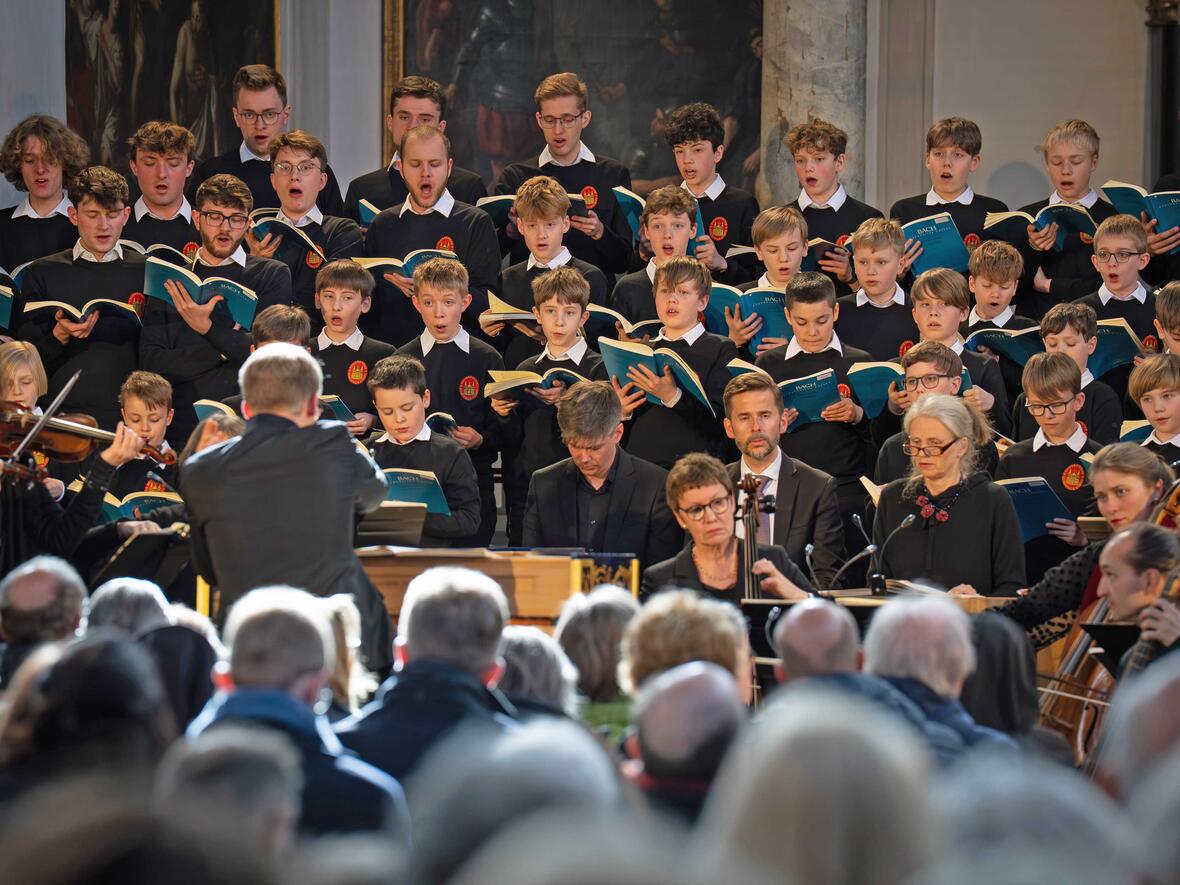 Die Matthäuspassion von Johann Sebastian Bach mit den Domsingknaben, Gesangssolisten und dem Barockorchester La Banda. (Foto: Augsburger Domsingknaben)