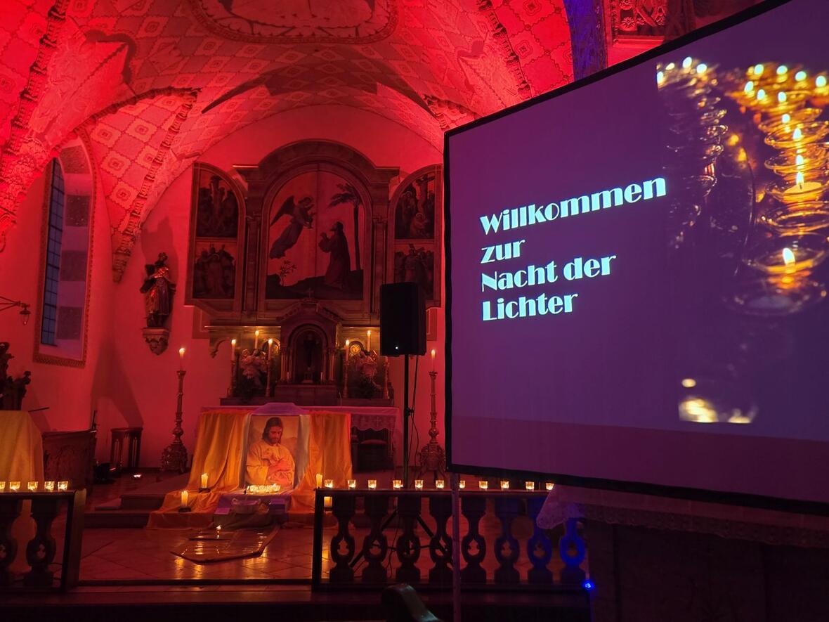 Anbetung und Lobpreis sind ein fester Bestandteil jeder Missionarischen Woche.