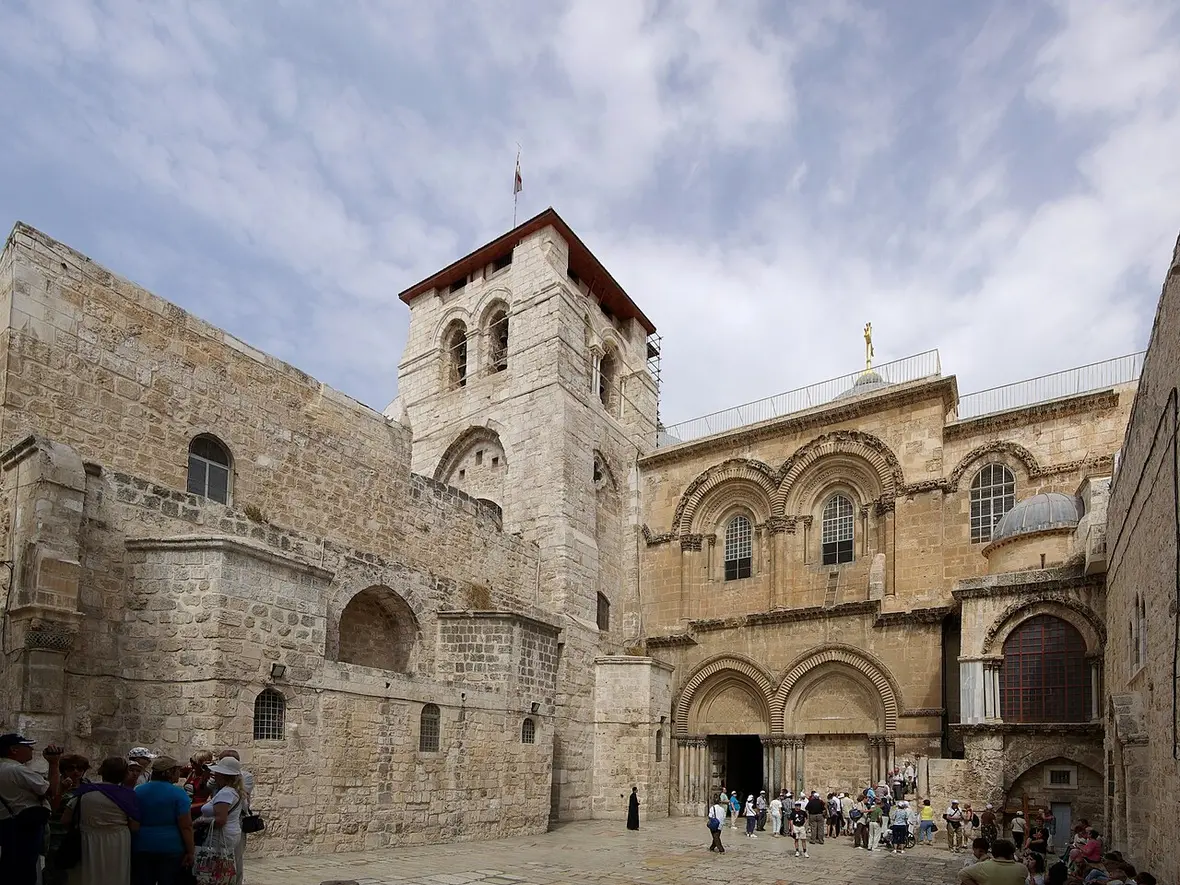 Die Grabeskirche in Jerusalem. (Foto: Berthold Werner, CC BY-SA 3.0 <https://creativecommons.org/licenses/by-sa/3.0>, via Wikimedia Commons)
