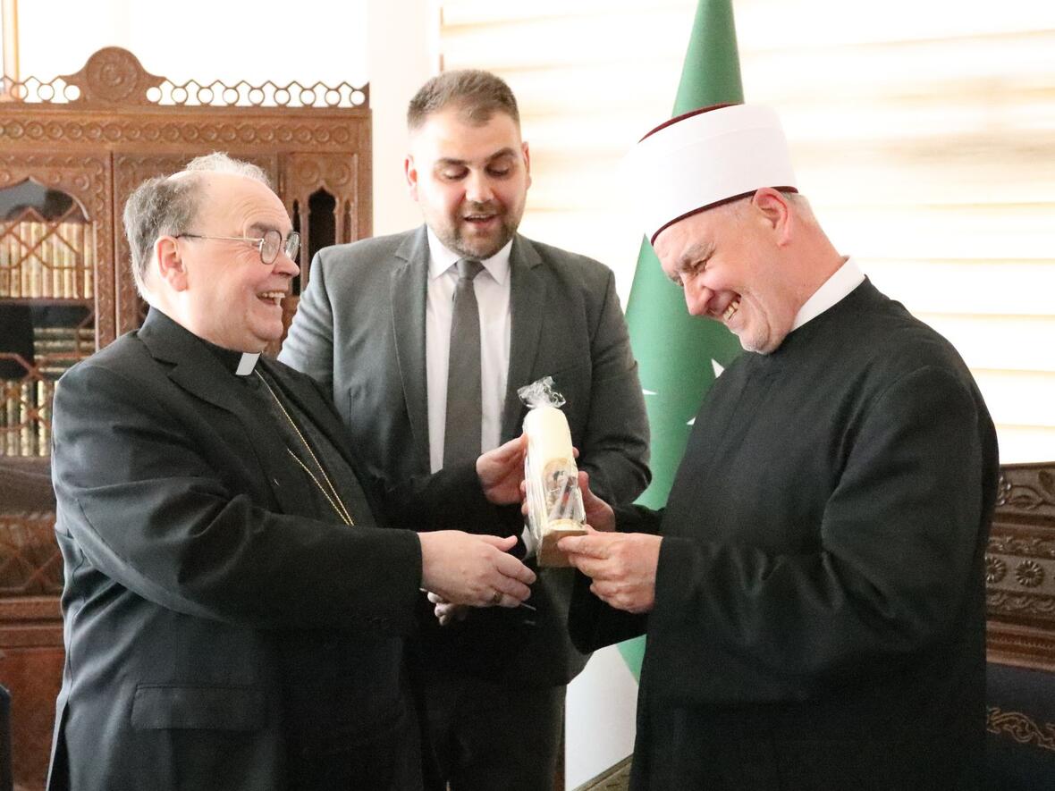 Beim Treffen mit dem bosnischen Großmufti Reisul-ulema Husein Kavazović unterstrich Bischof Bertram die Bedeutung, im Dialog miteinander zu bleiben.