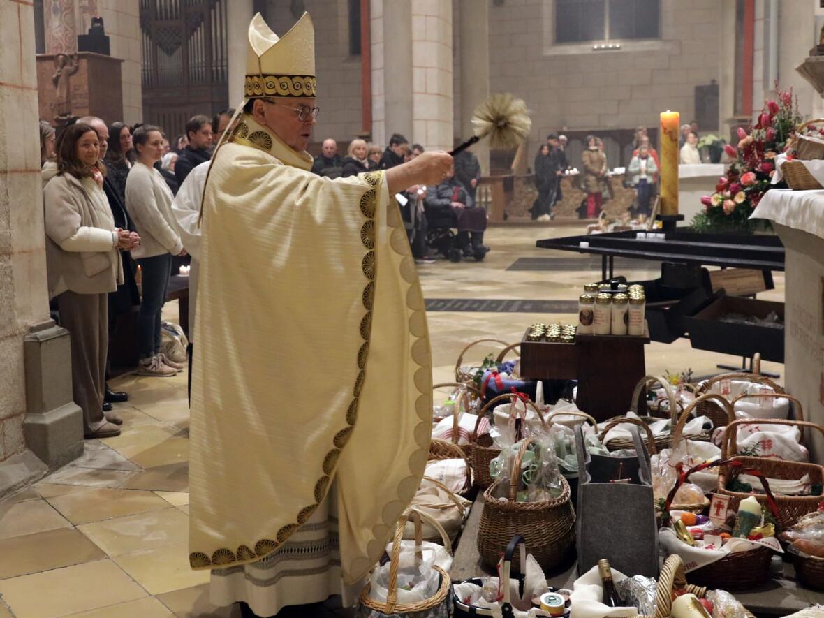 ...wie die Speisensegnung am Ende des Gottesdienstes.