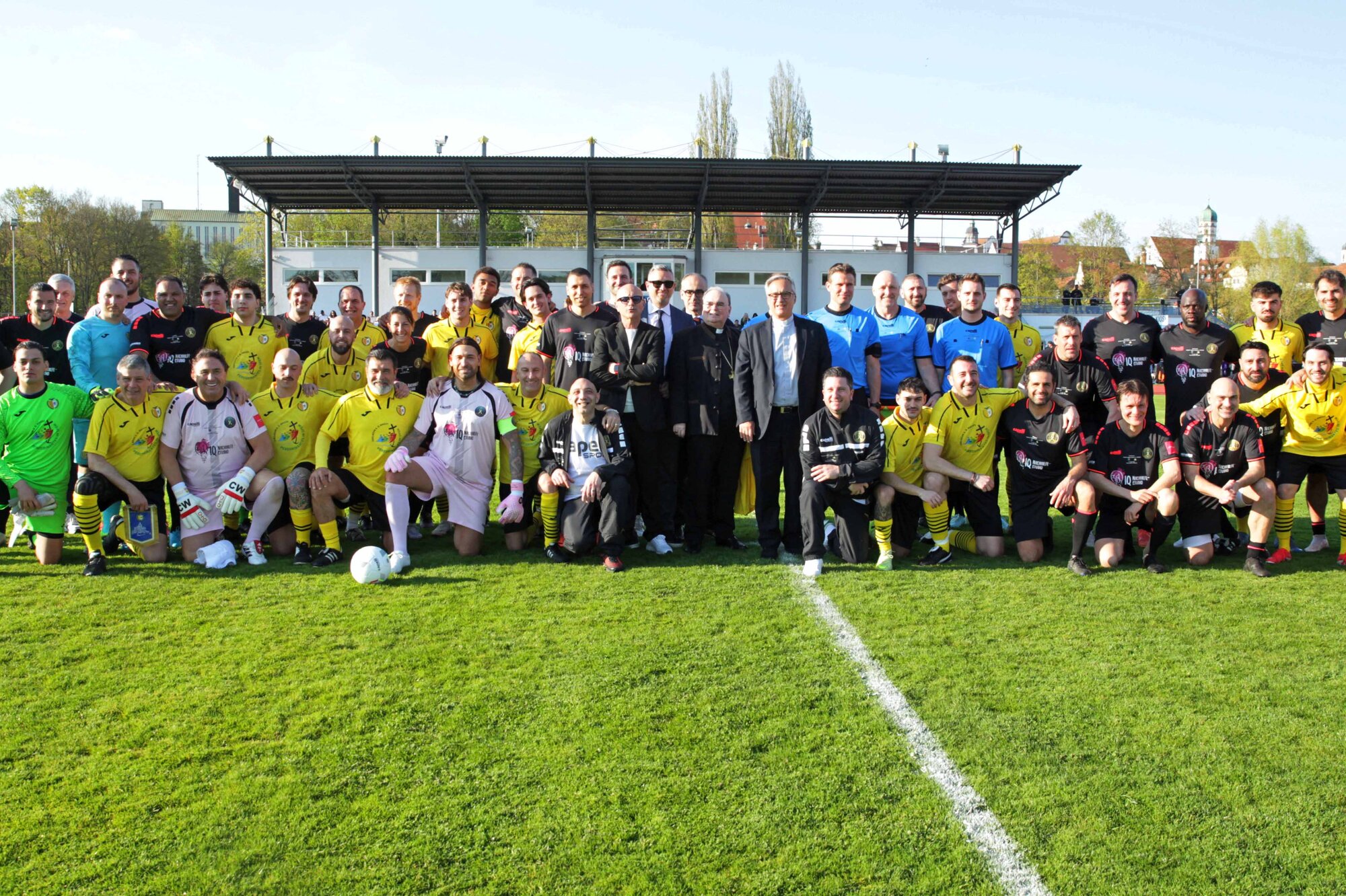 02_Fußball-Benefizspiel in Dillingen (Foto Annette Zoepf pba)