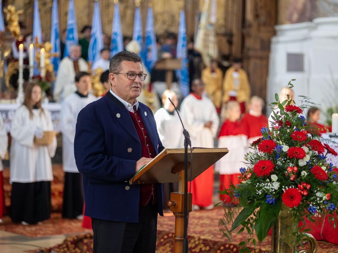 Der Präsident des Musikbunds Franz Josef Pschierer in der Basilika.