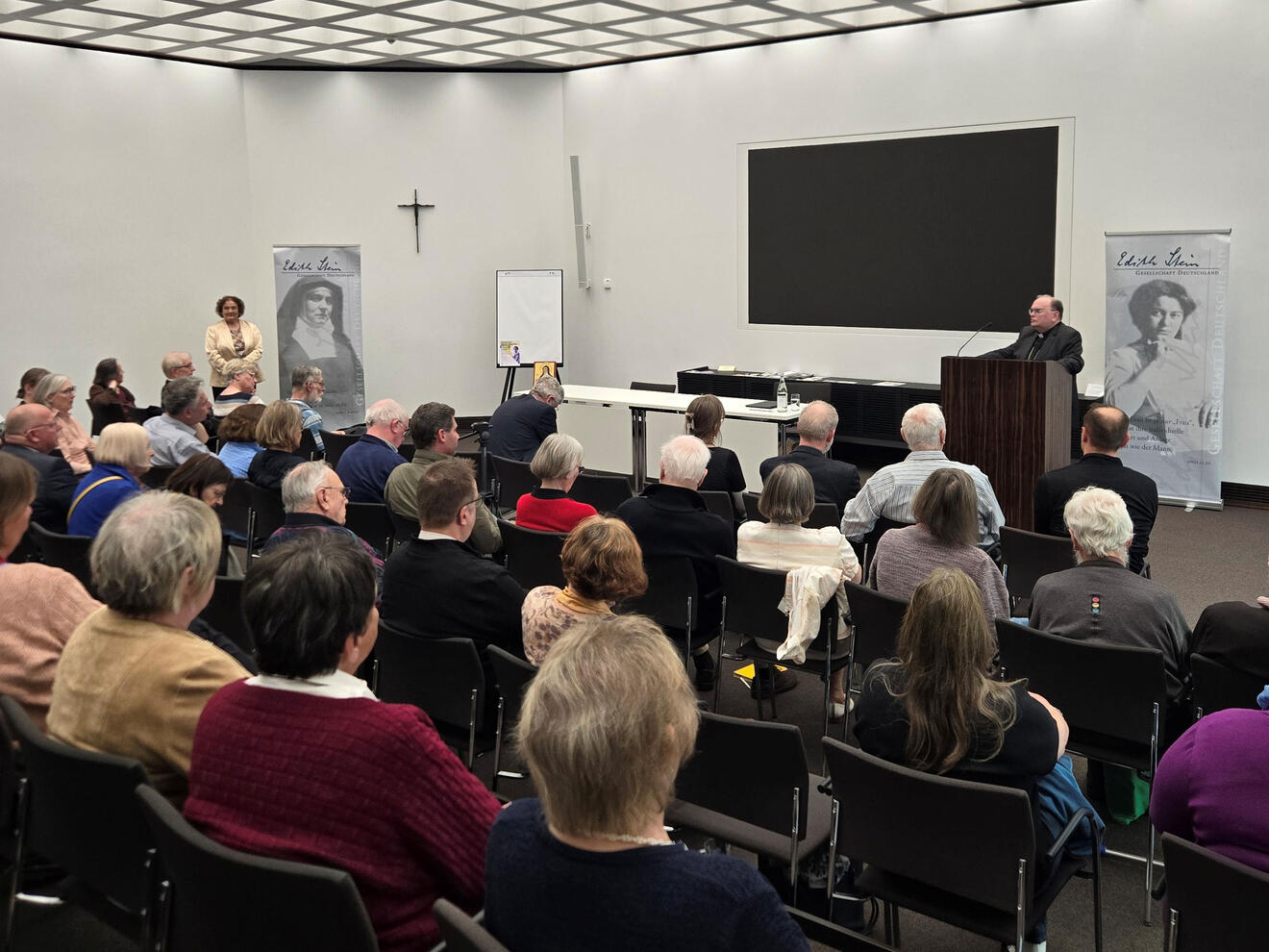Bei der Jahrestagung der Edith-Stein-Tagung in Augsburg sprach Bischof Bertram Meier über Schlaglichter im ökumenischen Dialog (Foto: Sandra Lernbacher) 