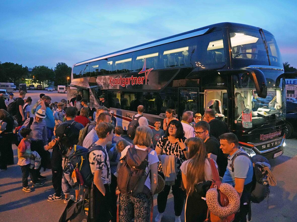 Mit dem Bus geht es für die Wallfahrer nach Rom. (Foto: katholisch1.tv)