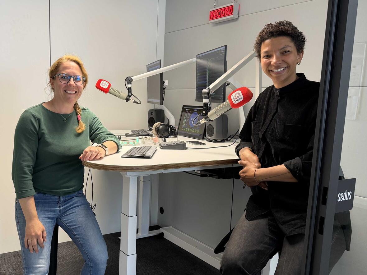 Eva Fischer im Gespräch mit Kommunalpolitikerin und Mesnerin Lisa McQueen. (Foto: SUV)