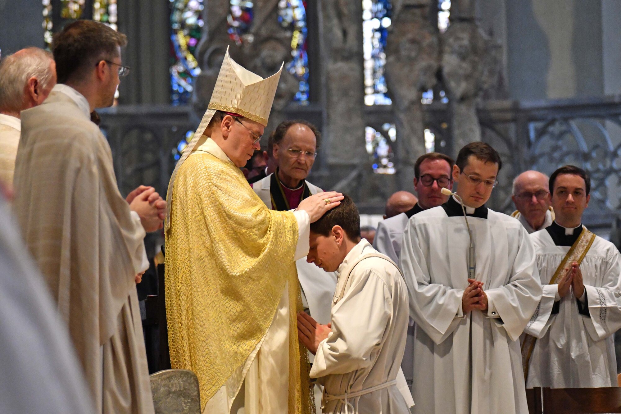01_Priesterweihe im Augsburger Dom 2026 (Foto Nicolas Schnall pba)