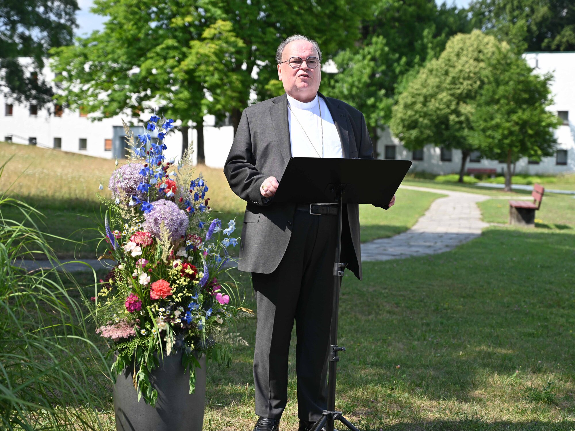 Startschuss der Blühpakt-Allianz (Foto Maria Rösch_pba)_Grußwort Bischof Bertram