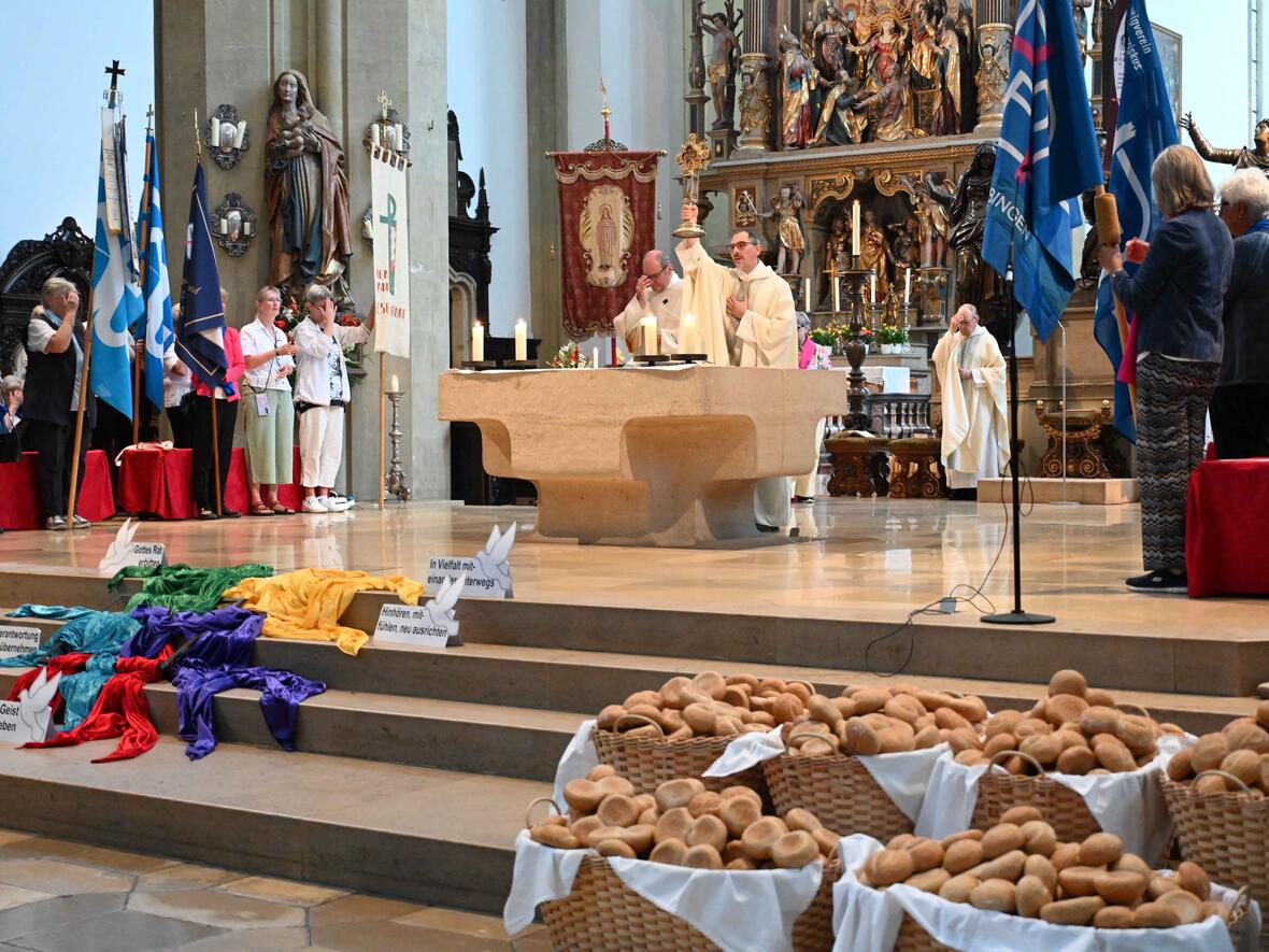 Den Friedensgeist Jesu in die Welt tragen