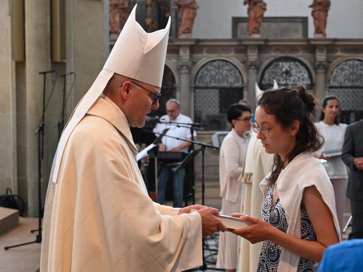 Lehrkräfte für Religion empfangen Missio canonica