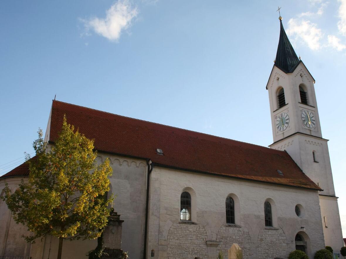 Die Pfarrkirche St. Vitus in Reistingen (Foto: GFreihalter / Wikimedia Commons)