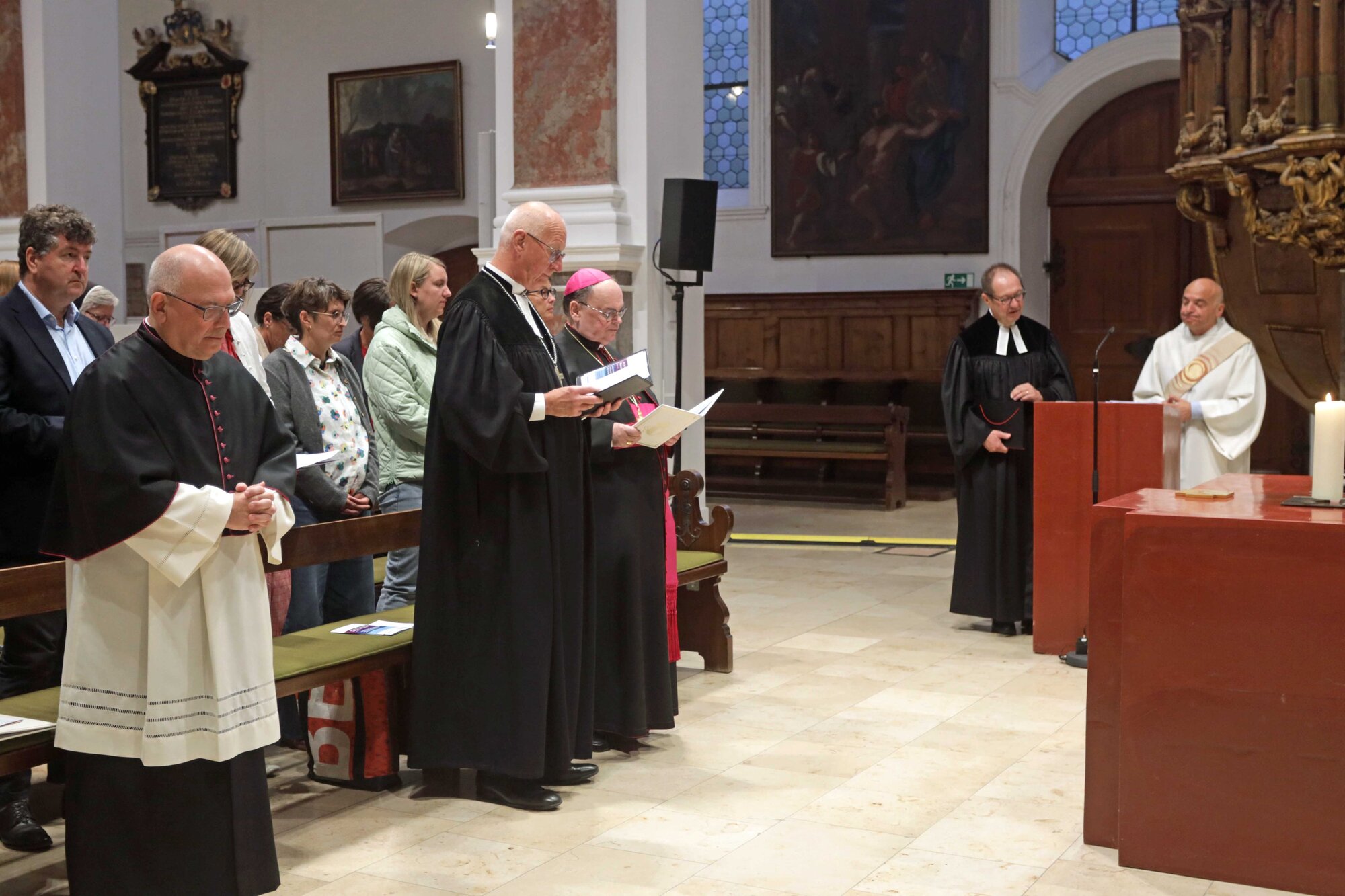 Ökumenische Vesper in evangelisch St. Anna (Foto Caritas Augsburg Annette Zoepf)