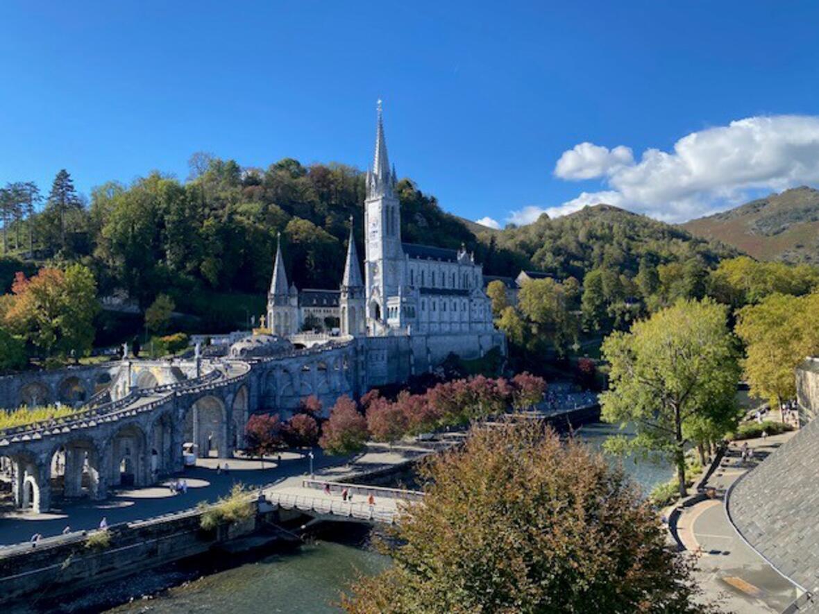Tage des Gebets, der Besinnung und der Gemeinschaft erlebte jüngst eine Augsburger Pilgergruppe bei einer Wallfahrt nach Lourdes (Fotos: Pilgerstelle)