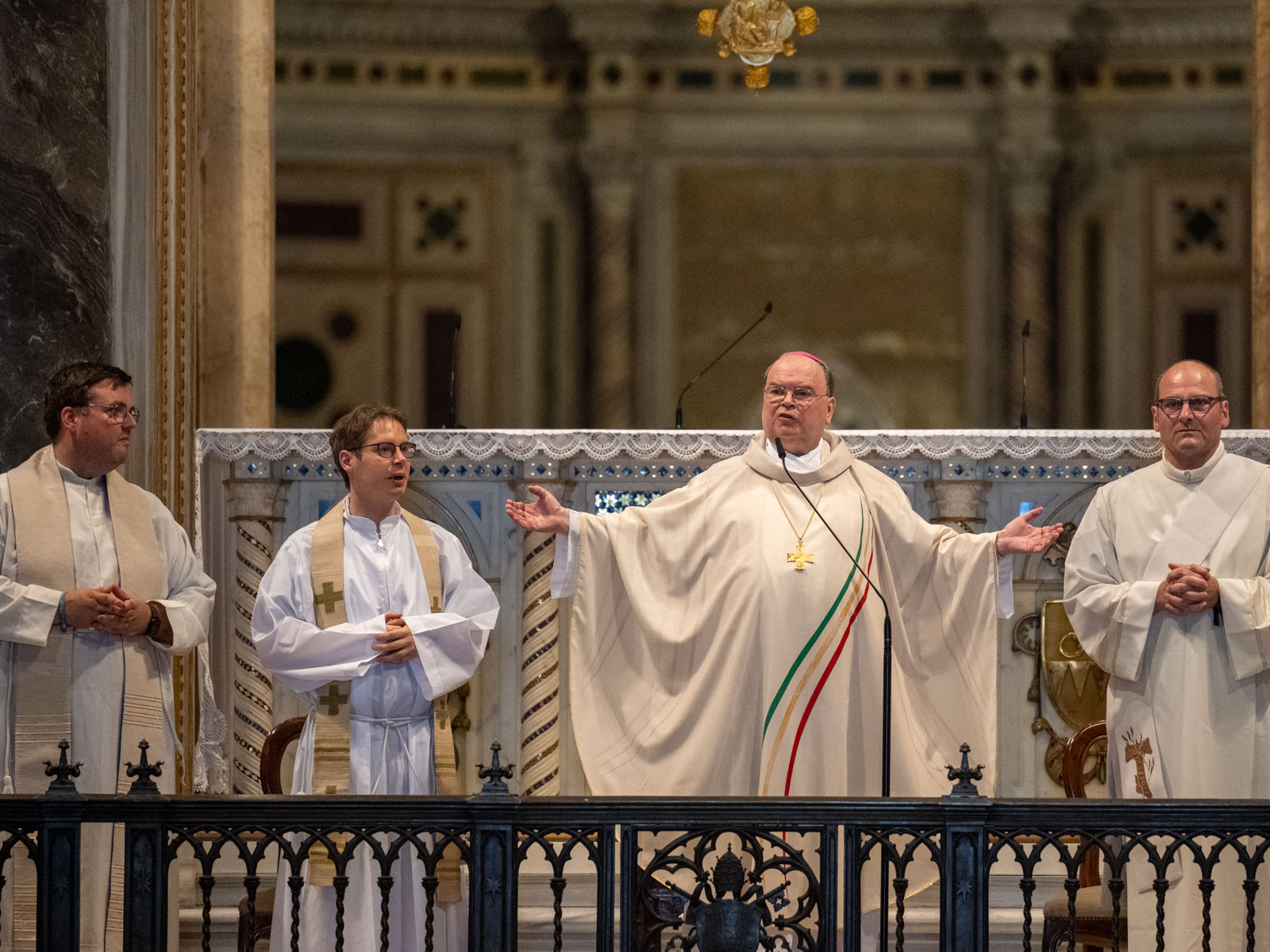 Bischof Bertram betonte in seiner Predigt die Bedeutung der Weltkirche.