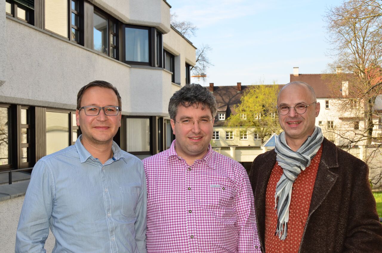 Neue Vorstandschaft (v.l.): 1. Vorsitzender Michael Dolp, 2. Vorsitzender Peter Bader, Kassierer Christoph R. Gollinger, auf dem Bild fehlt Schriftführer Josef Miltschitzky. (Foto: vka)