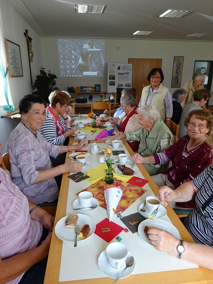 seniorennachmittag-unter-dem-motto-schule-frueher-und-heute1314536
