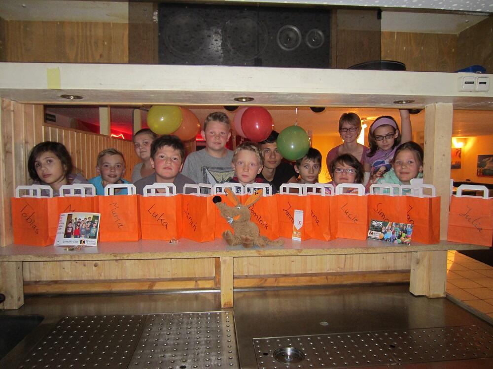 schnuffi-feiert-seinen-ersten-geburtstag1317240