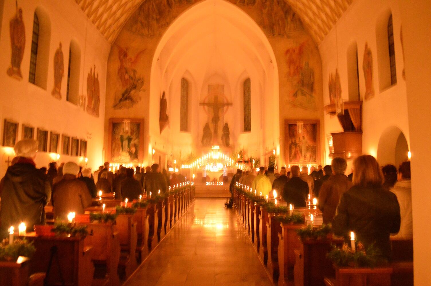 st-wolfgang-erstrahlt-im-kerzenschein1362478
