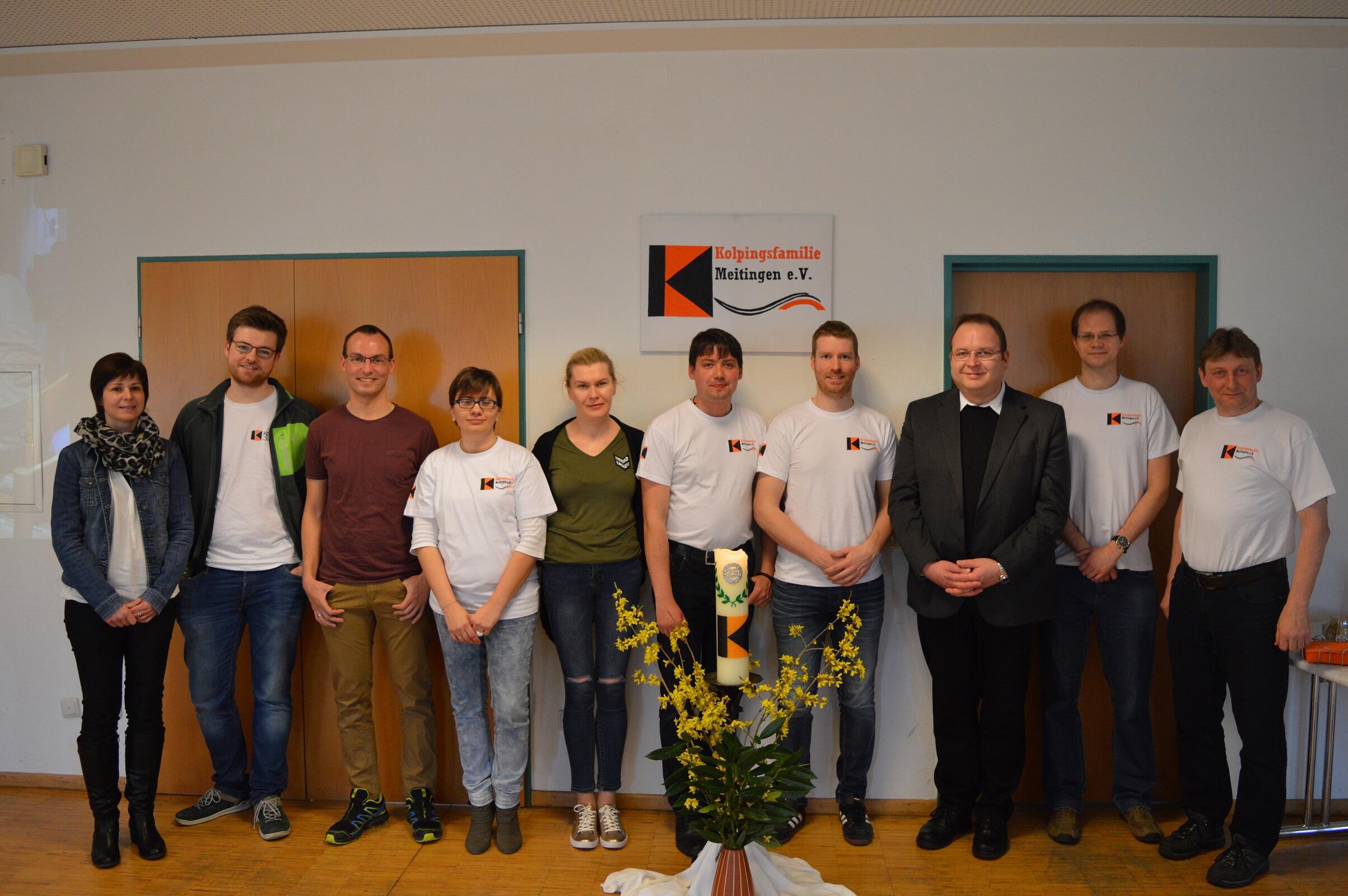 das-neue-team-der-kolpingsfamilie-meitingen-e-v-ist-bereit1867576