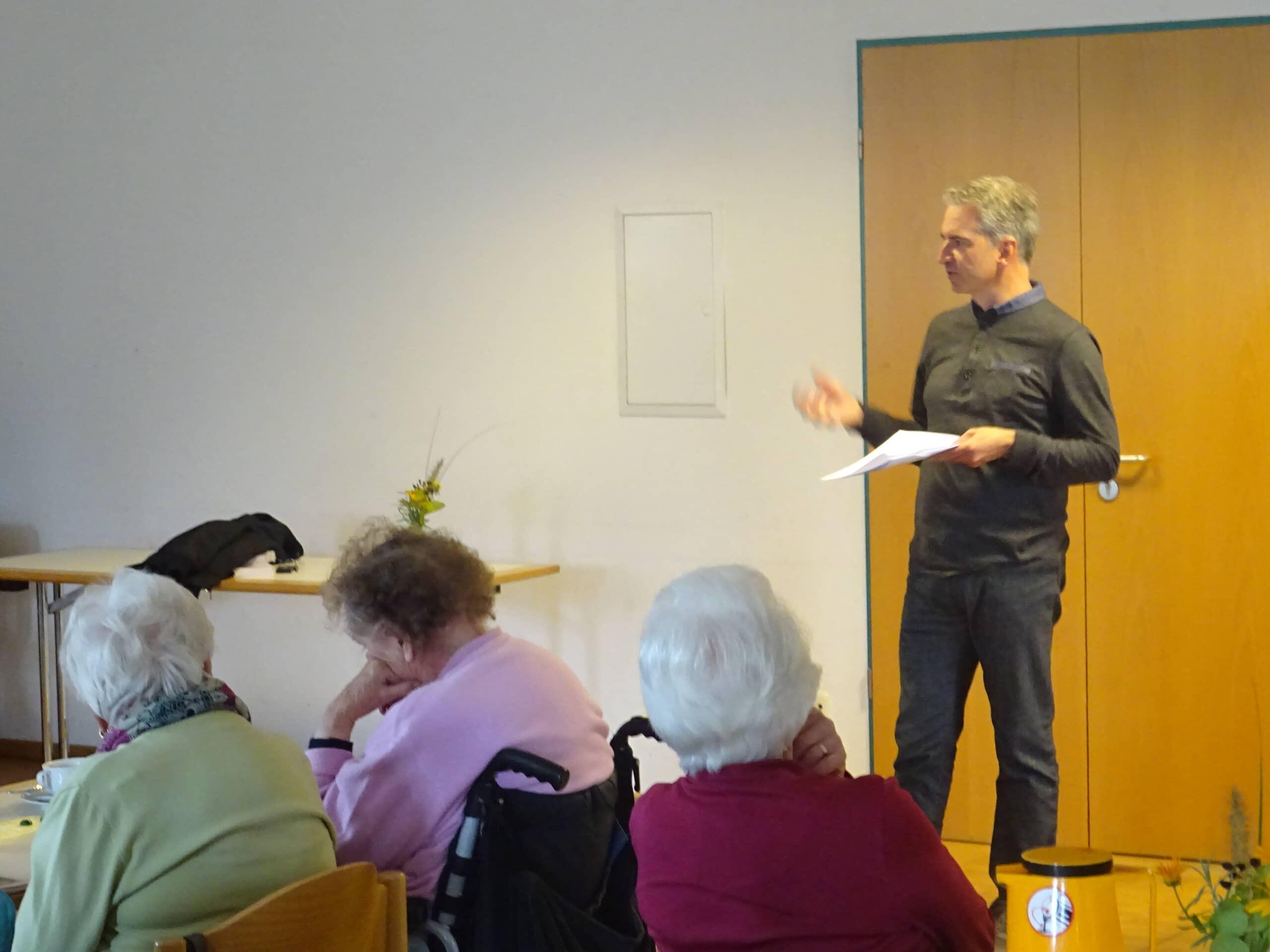 seniorennachmittag-im-herbst1951693