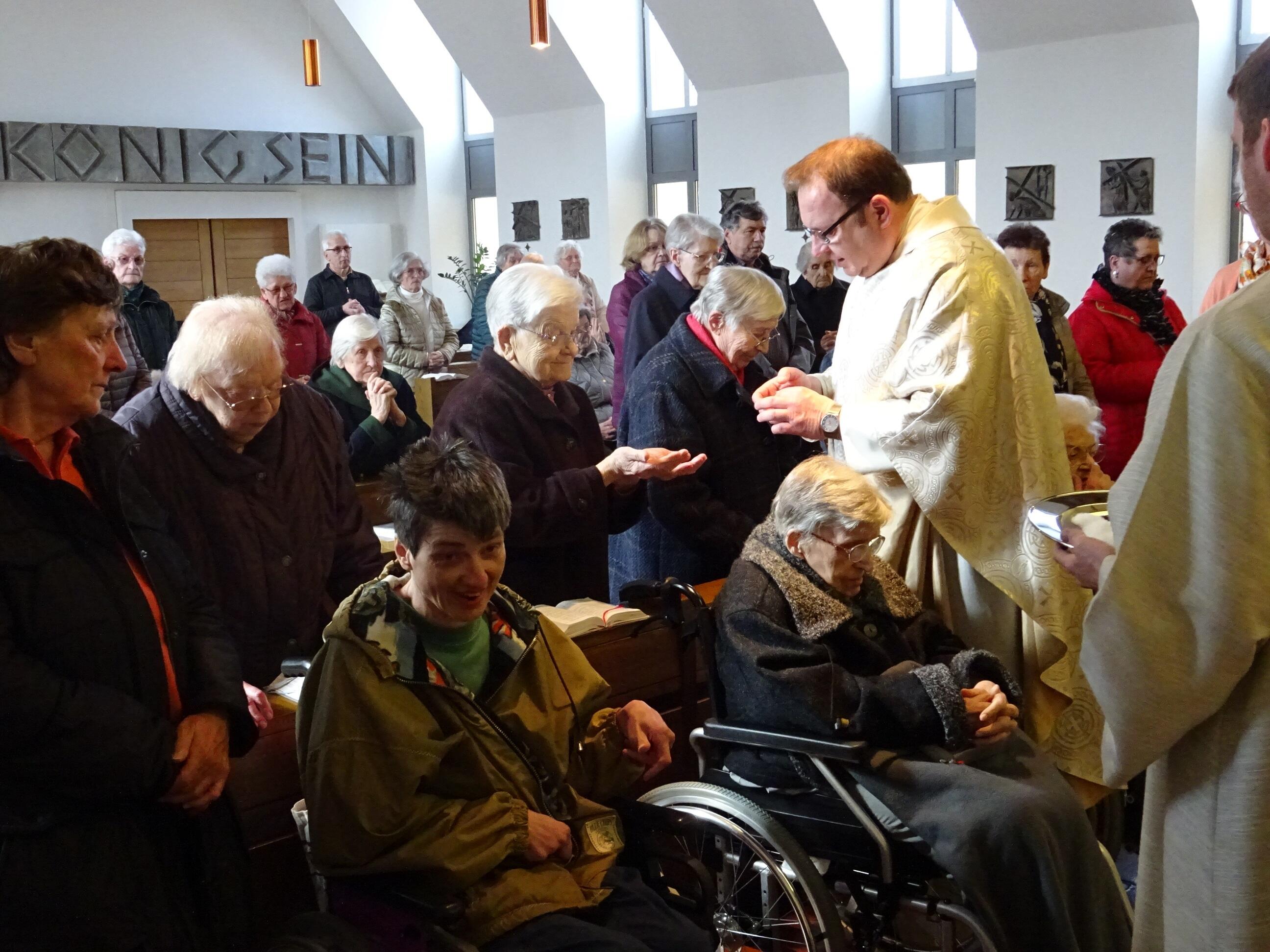 krankengottesdienst-im-christkoenigsinstitut-20193363121