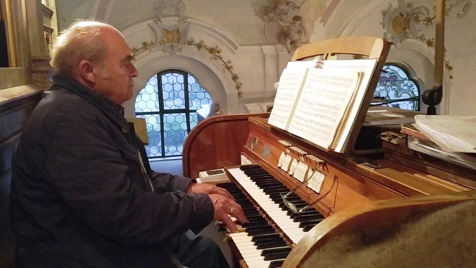 oberndorfer-organist-an-weihnachten-wird-es-eher-instrumental3988775