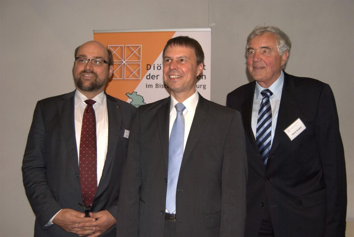 von links: Diakon Robert Ischwang (Diözesan-Altenseelsorger), Michael Bruder (Bürgermeister von Eichstetten) und Helmut Mangold (Vorsitzender des Diözesanrats)