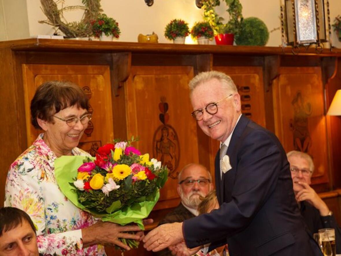 landeskomitee-der-katholiken-helmut-mangold-erhaelt-franz-eser-medaille1480239