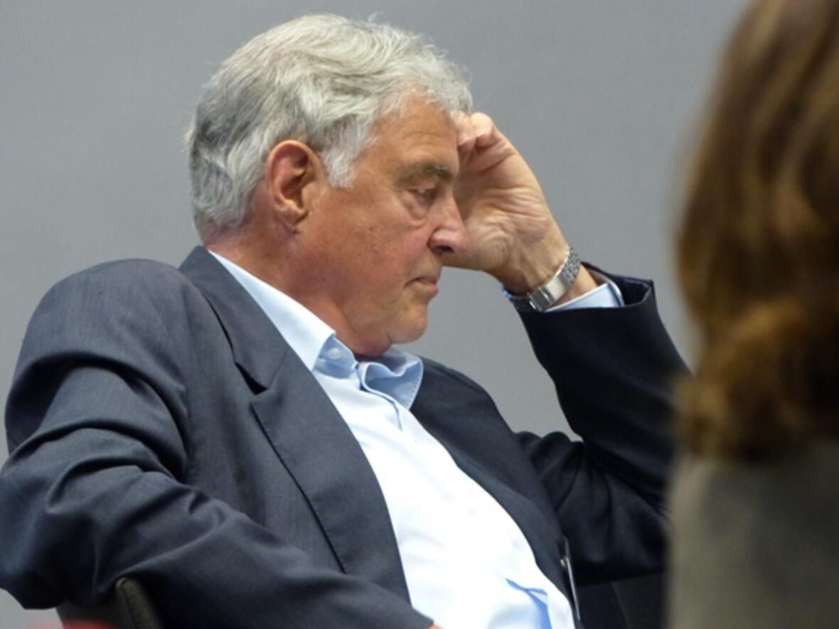 Wissen und Weitblick: Helmut Mangold, Träger der Bayerischen Verfassungs-medaille