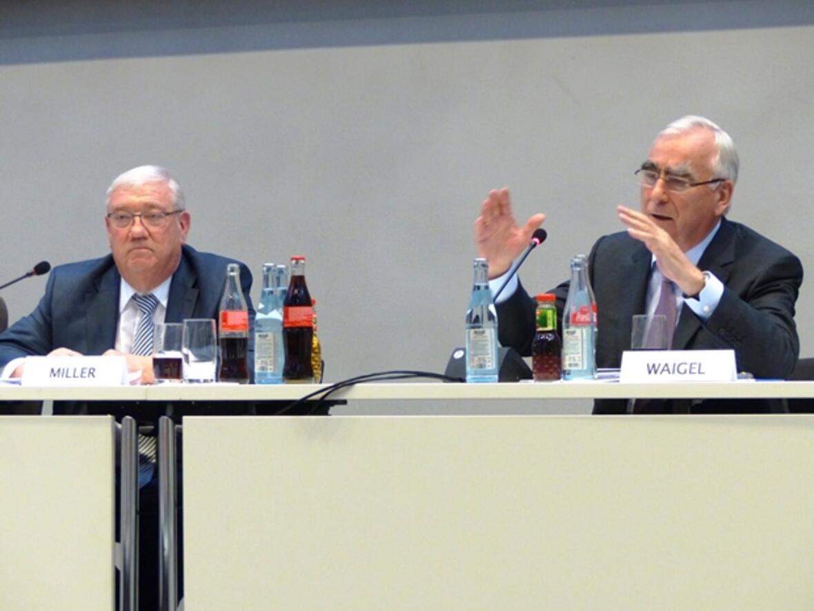 Elder Statesmen: Staatsminister a.D. Josef Miller und Bundesfinanzminister a.D. Dr. Theo Waigel (Foto: Beate Dieterle)