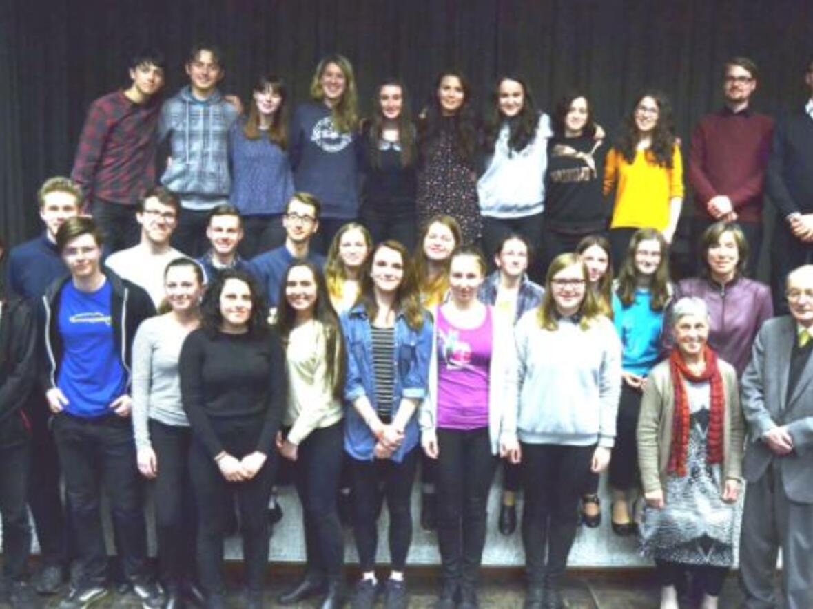 musikalischer-friedensbeitrag-der-besuch-des-schulchores-aus-koeniggraetz1904690