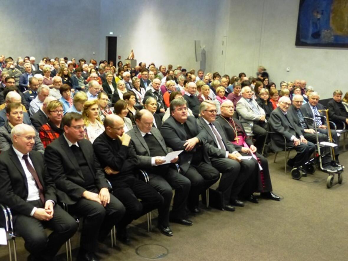Gäste auf dem Festakt „50 Jahre Pfarrgemeinderat“ (Foto: Diözesanrat)