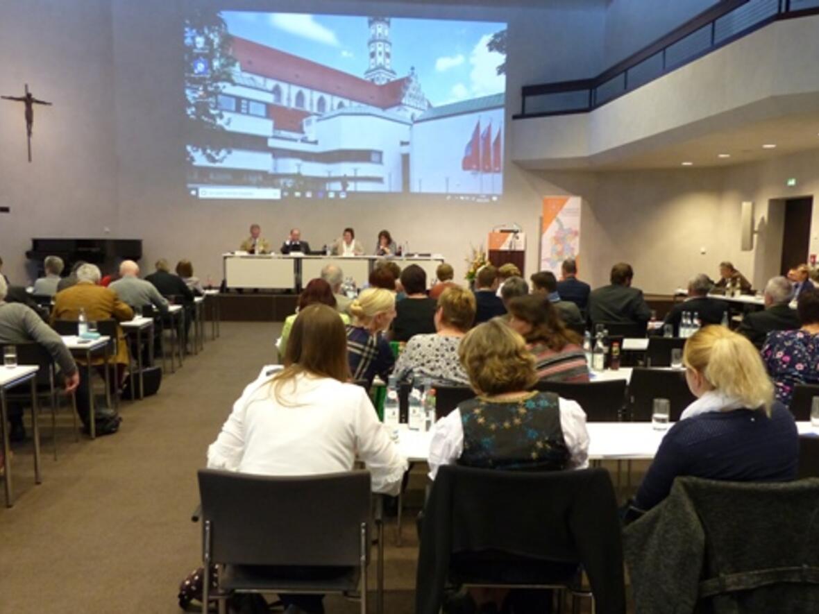 Blick in den Saal: Die Vollversammlung des Diözesanrats im Haus Sankt Ulrich, Augsburg (Foto: Roswitha Böck, Diözesanrat)