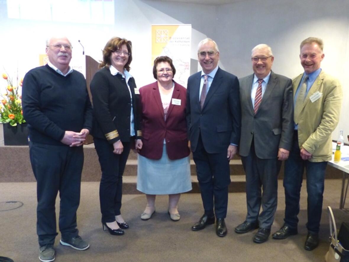 Die Referenten des Tages mit den Vorsitzenden des Diözesanrats und Josef Miller (Foto: Roswitha Böck, Diözesanrat)