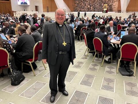 bischof-bertram-berichtet-von-der-weltsynode-in-rom4743303