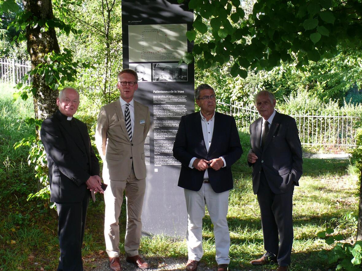 V.l.n.r.: Dr. Anton Losinger, Dr. Stefan Raueiser, Sigmar Gabriel, Robert Antretter, Foto: SBZI/Stefan Schneckenaichner