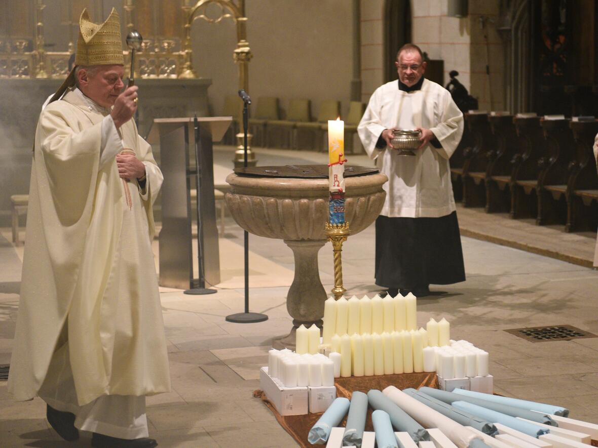 Segnung der Kerzen (Fotos: Leander Stork / pba)