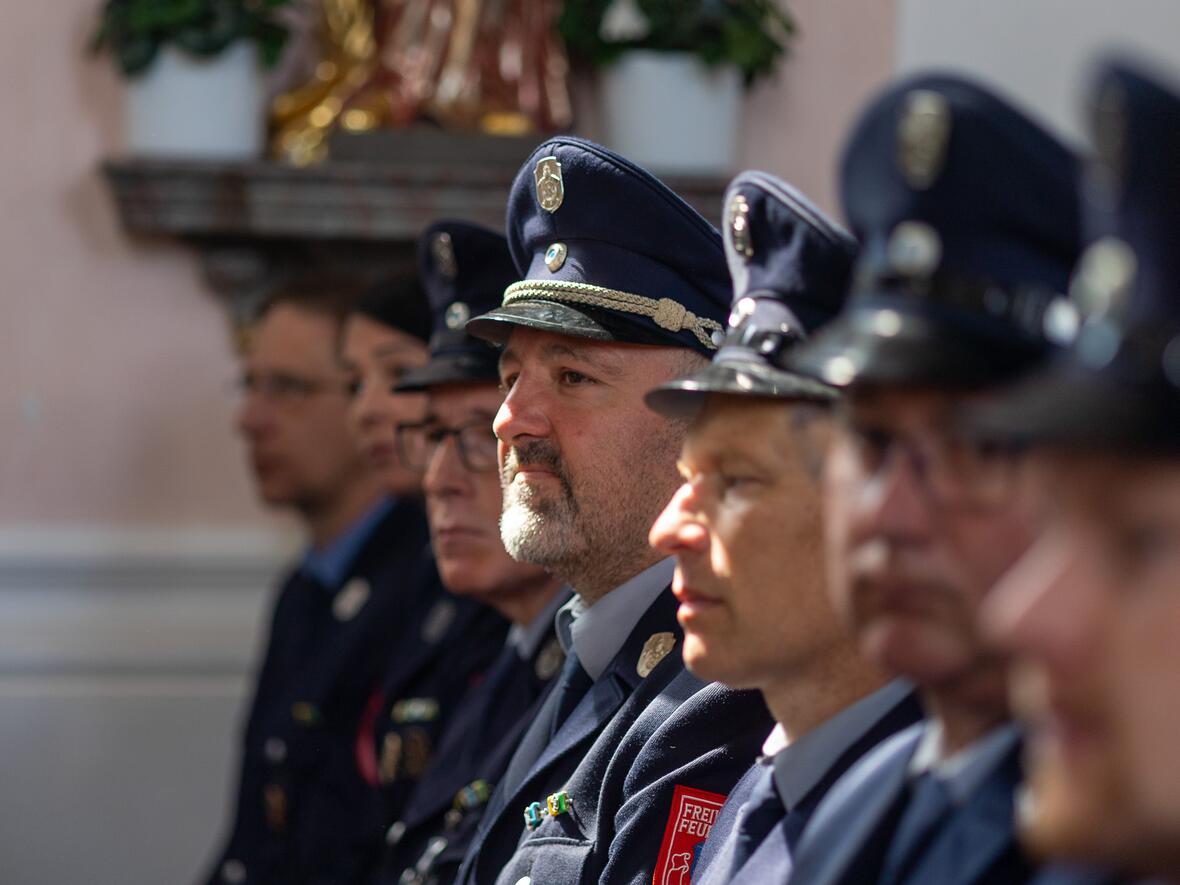 Zahlreiche Vertreterinnen und Vertreter der Einsatzkräfte nahmen an dem Gottesdienst teil.