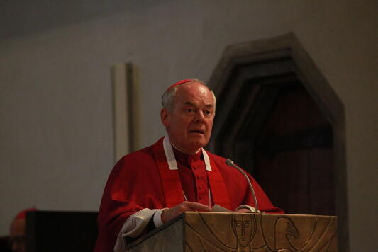 das-kreuz-konfrontation-mit-einer-vertikalen708963